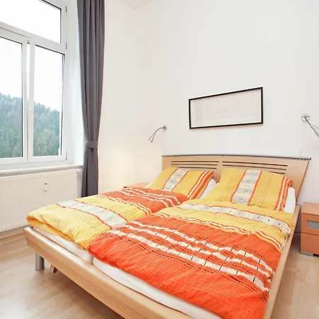 Moderne In Borstendorf Mit Park, Cleaning Included * Grunhainichen
