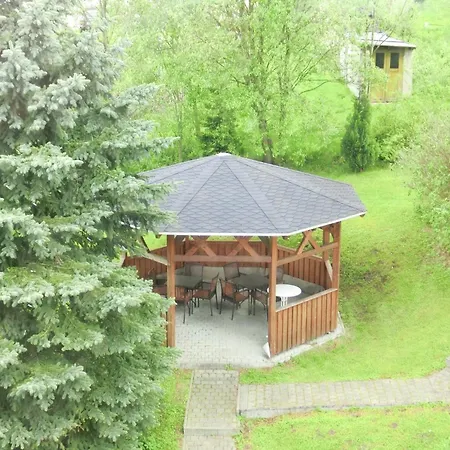 Moderne In Borstendorf Mit Park, Cleaning Included *