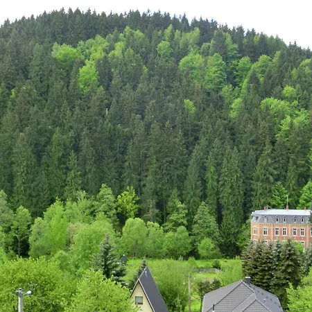 Moderne In Borstendorf Mit Park, Cleaning Included *