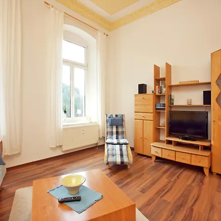Moderne In Borstendorf Mit Park, Cleaning Included *